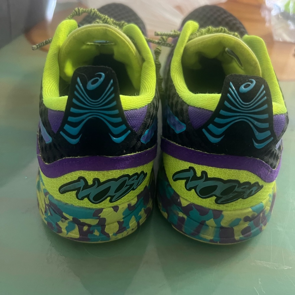 ASICS - Picture 3 of 6